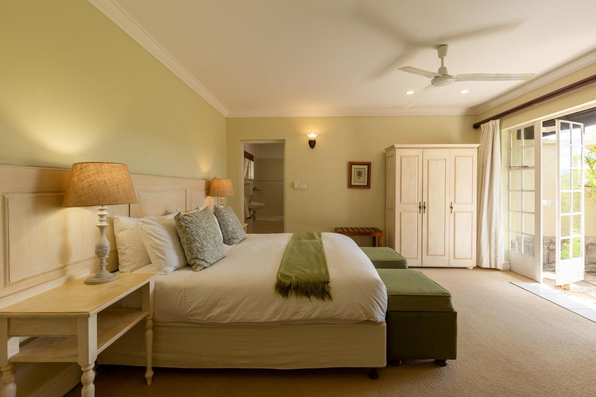 Moorcroft Manor Boutique Country Hotel Хаймвил Екстериор снимка